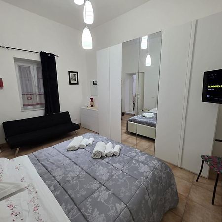 Domus Ciccio Pompeii - Relax & Free Parking Apartment สกาฟาติ ภายนอก รูปภาพ